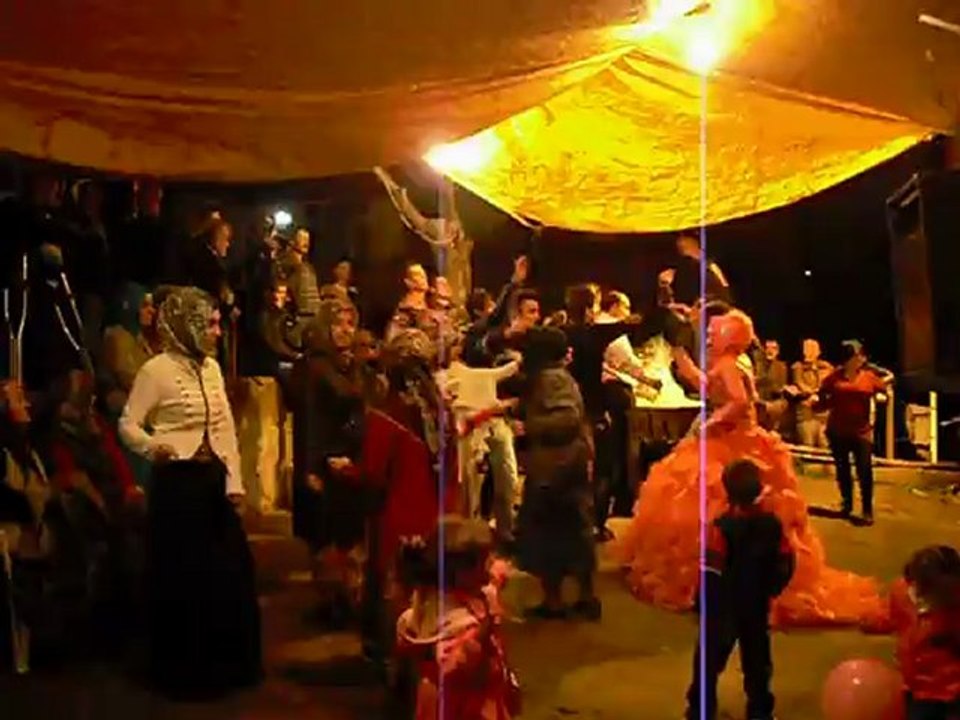 25. kasim  2012.Yeni köy muhtarinin kizinin nisan eylencesi. 028