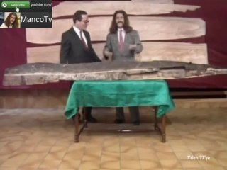 Barış Manço Ağaçtaki Bismillah Yazısını İnceliyor 1990