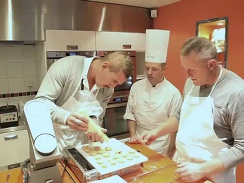 Le rugby en cuisine – épisode 3 avec Damien Traille et Imanol Harinordoquy pour France Samoa