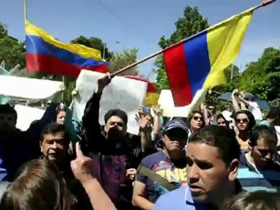 Colombianos protestam contra perda de território