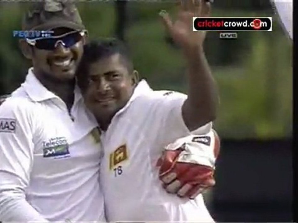 Seamers give New Zealand control