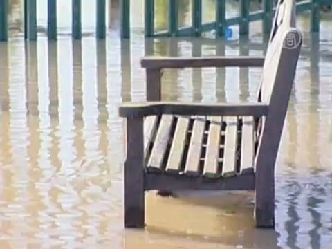 Юго-запад Англии продолжает топить