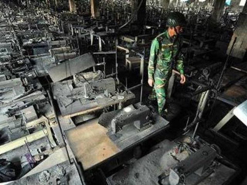 Thousands mourn Bangladesh fire victims