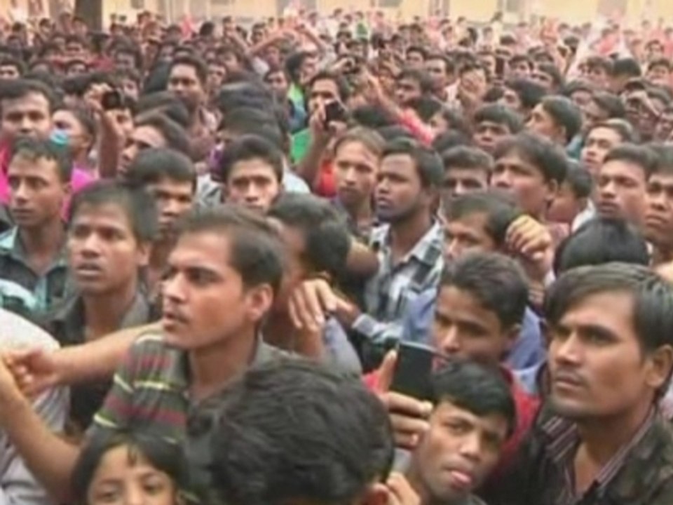 Thousands protest Bangladesh factory fire