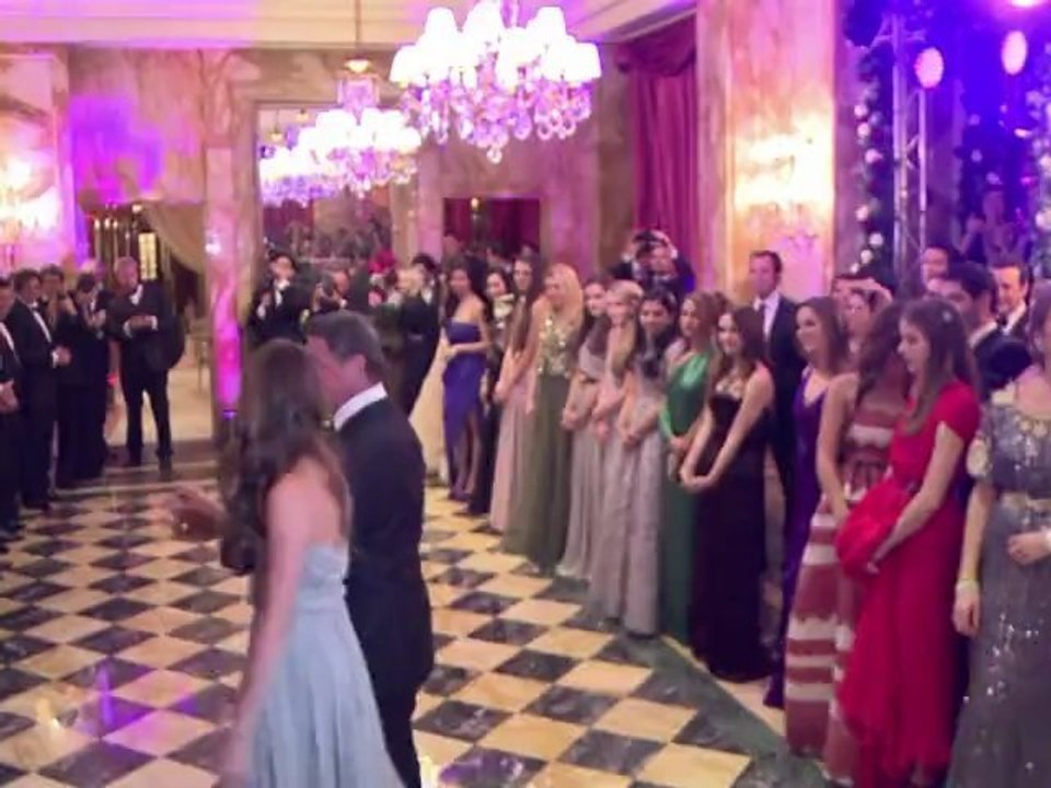 Stallone e a filha abrem baile em Paris