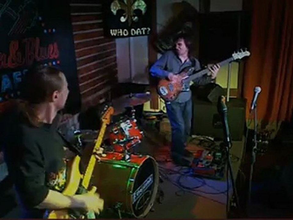 Станция Мир играет Хендрикса