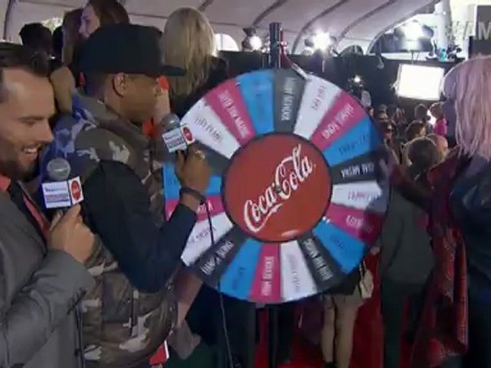 Cyndi Lauper Red Carpet Interview - AMA 2012