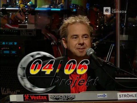 Die Harald Schmidt Show - 1114 - 2002-07-10 - Angelika Kallwass, Nathalie bei der Documenta