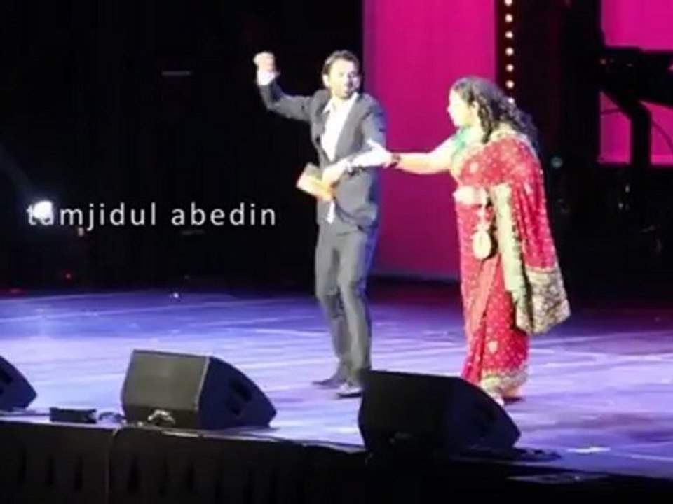 Star Parivaar Live 2012 LG Arena Birmingham - Arnav does Gangnam Style -