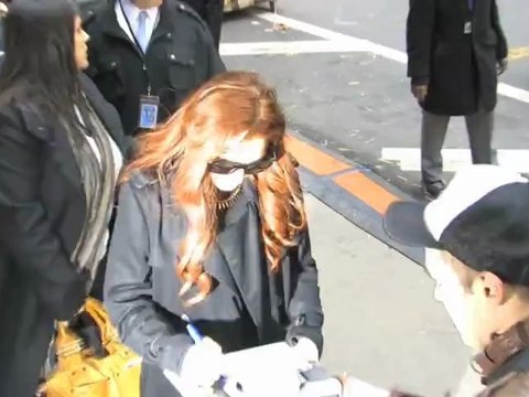 Lindsay Lohan reçoit 100 000 dollars de la part de Charlie Sheen