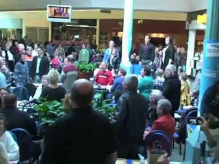 Christmas Food Court Flash Mob, Hallelujah Chorus