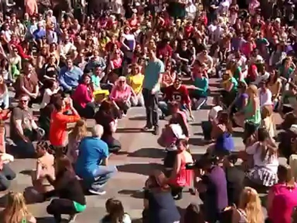 Glee Flash Mob   Marriage Proposal (Seattle - 2012)