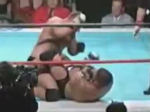 008 - Fedor Emelianenko Vs Renato Sobral - RINGS - 11-08-2001