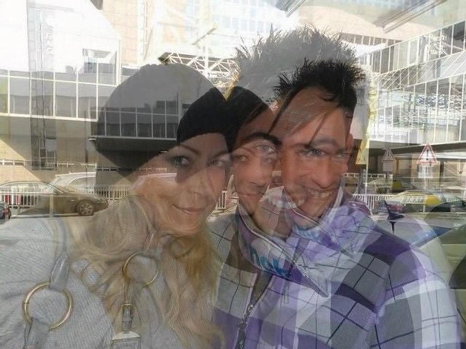 Jenny Elvers-Elbertzhagen Wechseln zu: Navigation, Suche Jenny Elvers-Elbertzhagen 2012 Chartplatzierungen Erklärung der Daten Singles Ich verzeih dir   	DE 	64 	18.12.2000 	(4 Wo.) 	  Jenny Elvers-Elbertzhagen (* 11. Mai 1972 in Amelinghausen; geb. Elver