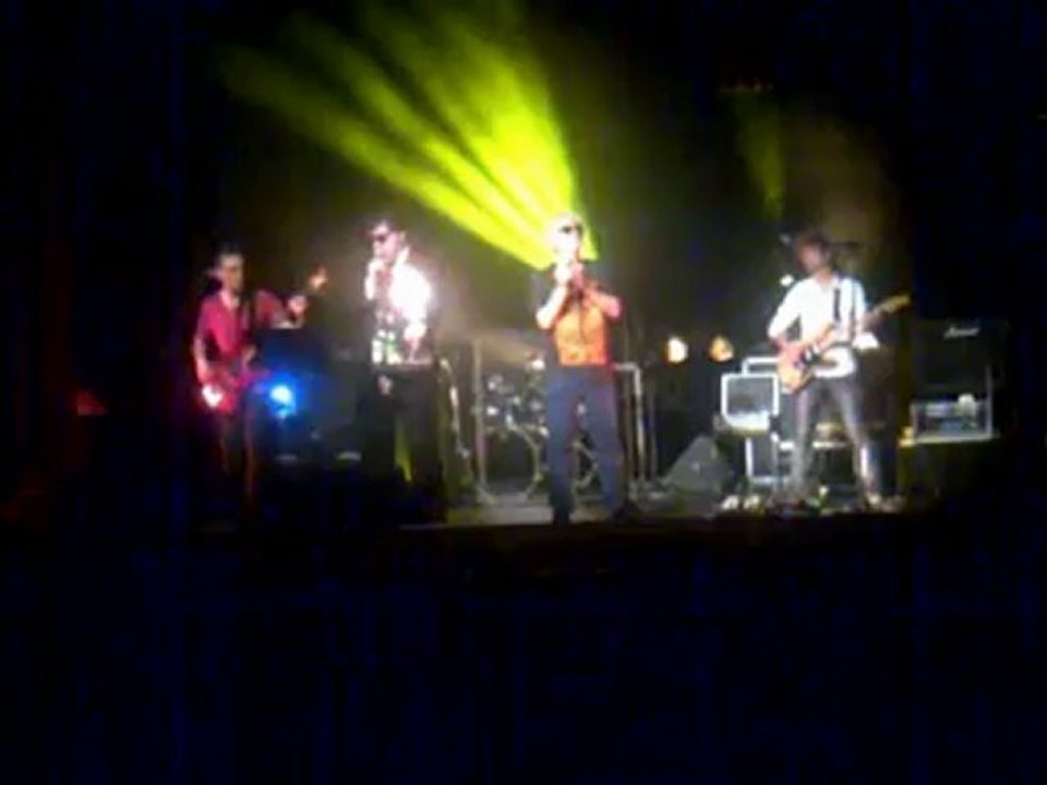 Francis Lavoine et les Yaourt's Blues Cars hiss by my window