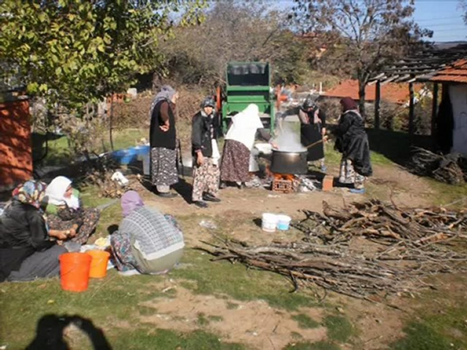 Akbaşlar Köyünde Aşure Yapım Videosu