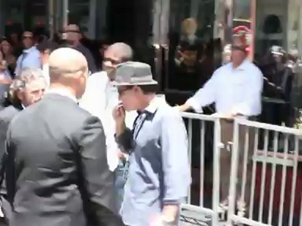 Lindsay Lohan bekommt Geld von Charlie Sheen