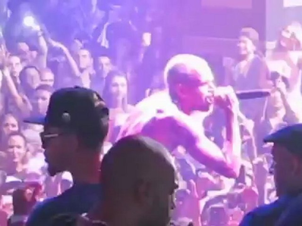 Chris Brown beleidigt eine Frau auf Twitter