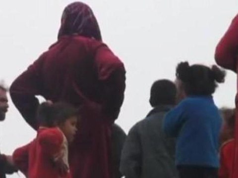 Syrian displaced seek shelter in ruins