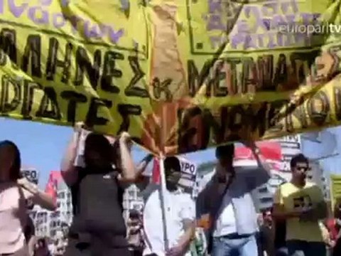 MEPs back moves towards economic & monetary union