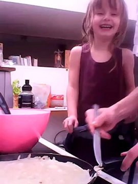 bebejordane fait sont retour en cuisine crepes au speculos