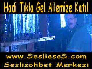 Mor Salkımlı O Sokakta