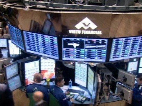 Wall Street Extends Losses After Single-Family Home Sales Fall in October