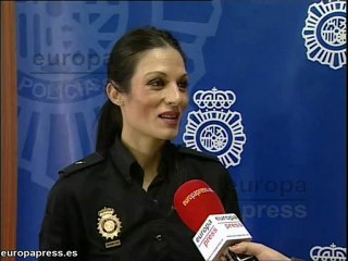 Ofrecía servicios sexuales fingiendo ser su exnovia