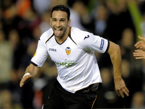 Lob incroyable de 50 mètres d'Adil Rami