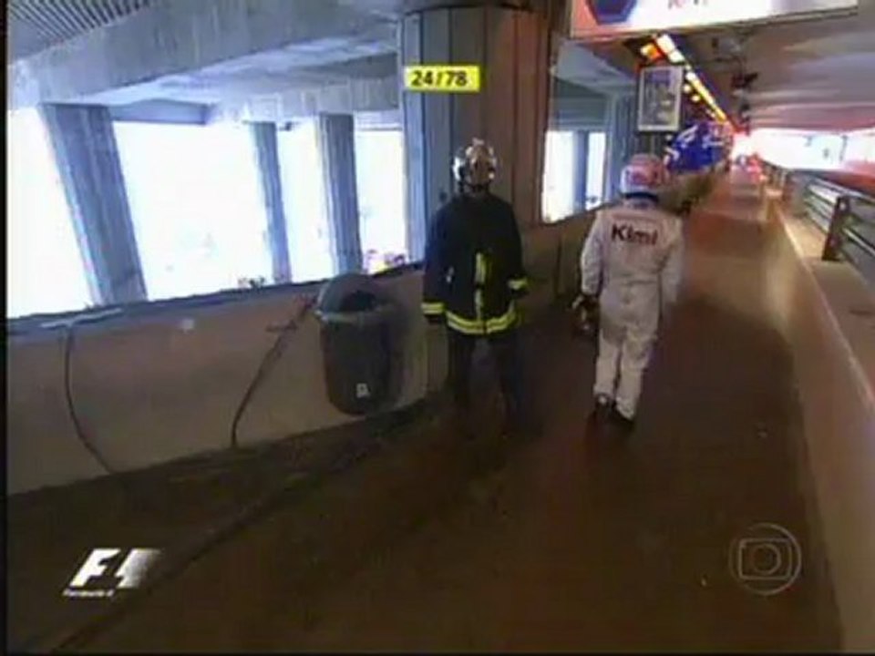 Monaco 2006 Kimi Räikkönen walking though the tunnel