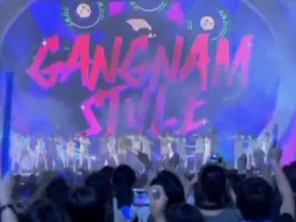 Psy wins big at Asian Music Awards