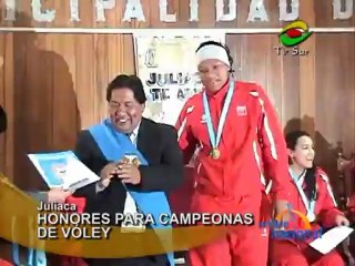 Juliaca Campeonas sudamericanas de voley reciben homenaje