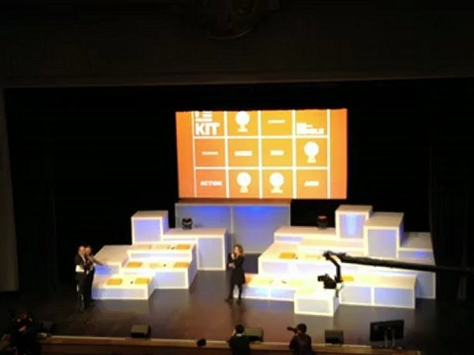 Présentation du logo CFDT lors de l'AG du 28 novembre 2012