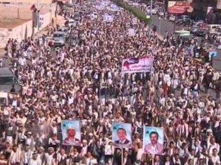 Thousands attend funeral in Yemen for Shi'ites killed in bomb attack