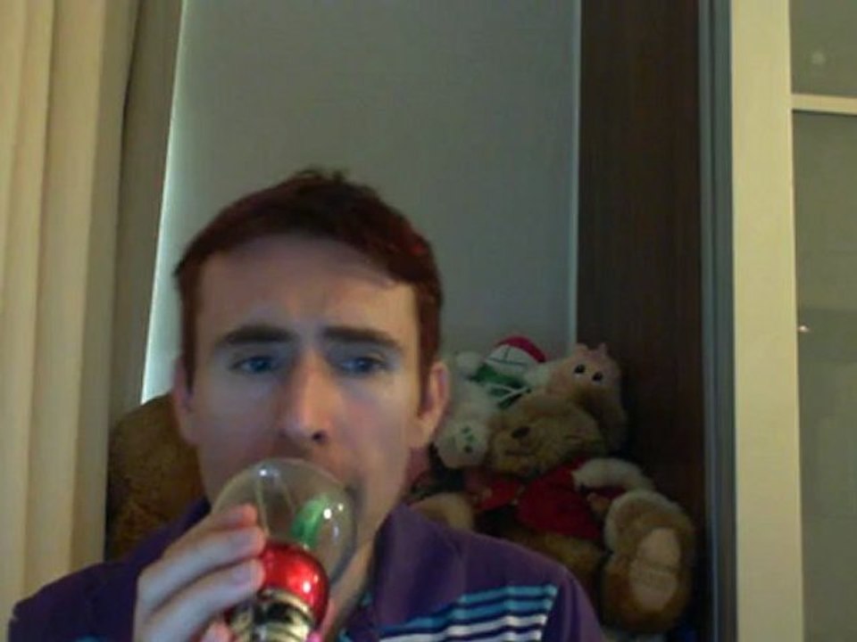 Wiwi égratigne "la Commune est en lutte" de Jean Roger Caussimon