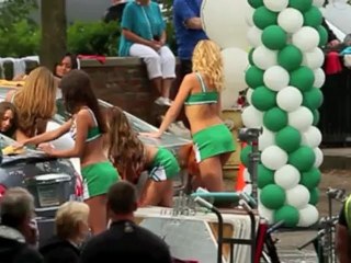 Erin Heatherton montre à son ex Leonardo DiCaprio ce qu'il loupe