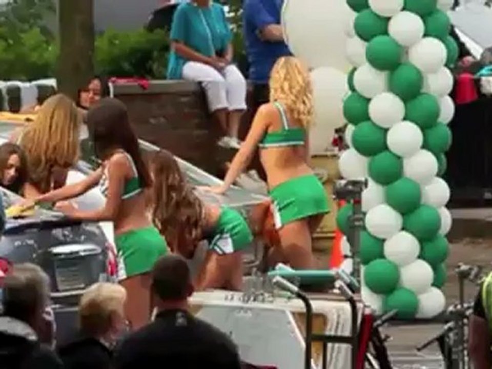 Erin Heatherton Flaunts Supermodel Body