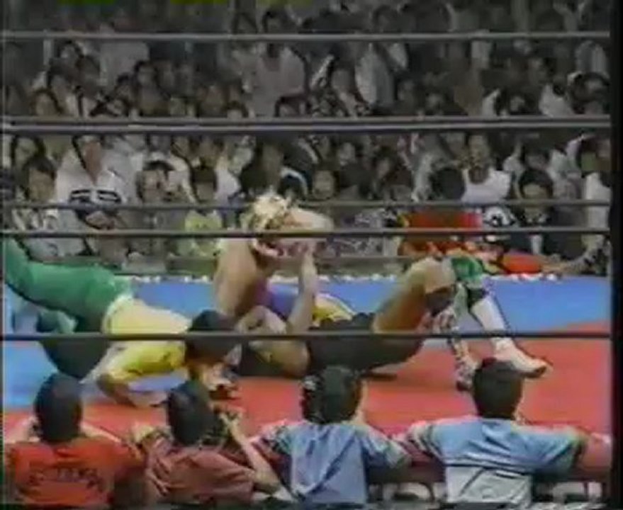 1984-10-05. AJPW. Tiger Mask II vs. Jerry Estrada