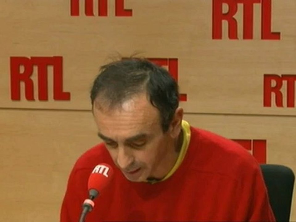 "La Chronique d'Eric Zemmour" : Valls, le faux dur