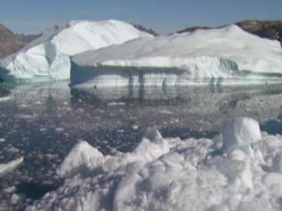 Polar ice melt 'accelerating'