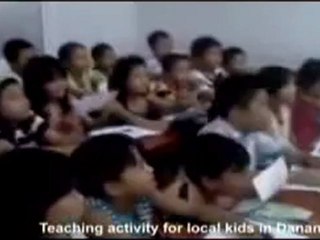 English lesson - Volunteer in helping poor children in Danang - Vina Volunteer Service