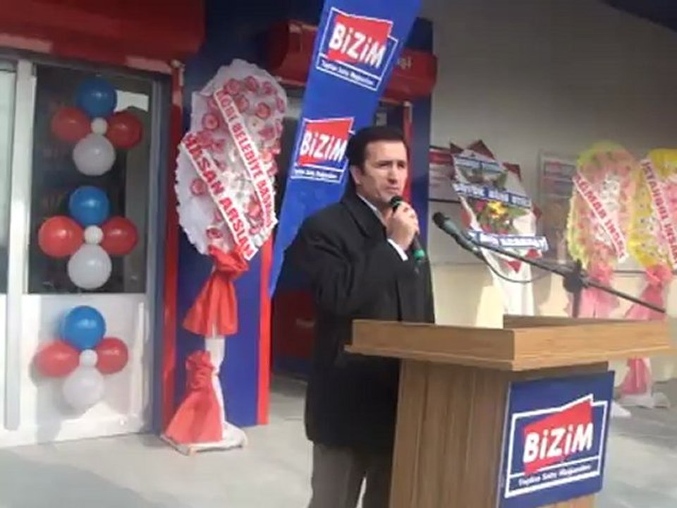 yılmaz efe ve mnesut gökçe  Ağrı'da bizim toptan mağazaları açılışında