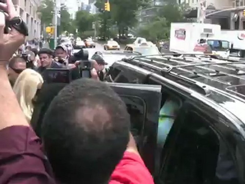 Schwangere Jessica Simpson mit Kind und Verlobtem