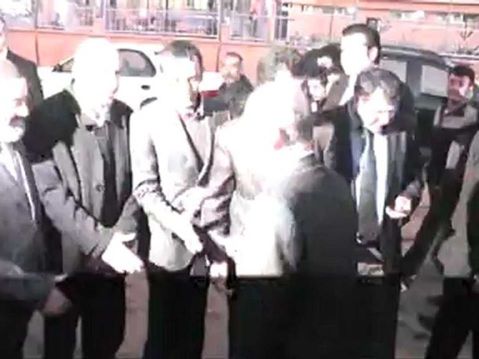 Bakan Bayraktar'ın konvoyunda kaza