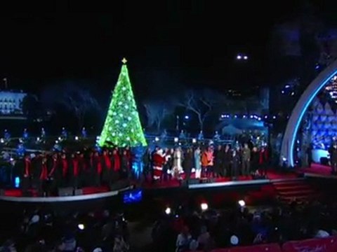 La famille Obama illumine le sapin de la Maison Blanche