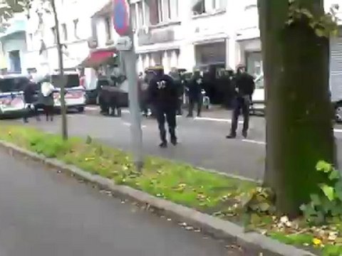 23/10/2012 Expulsion des militants 1 toit pour toutes et tous du foyer Gustave Roch à Nantes
