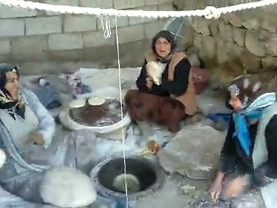 HAKVEYİS KÖYÜ TANDIR EKMEĞİ 2012