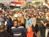 Alessandria d'Egitto. Sassi e insulti fra pro e anti Morsi