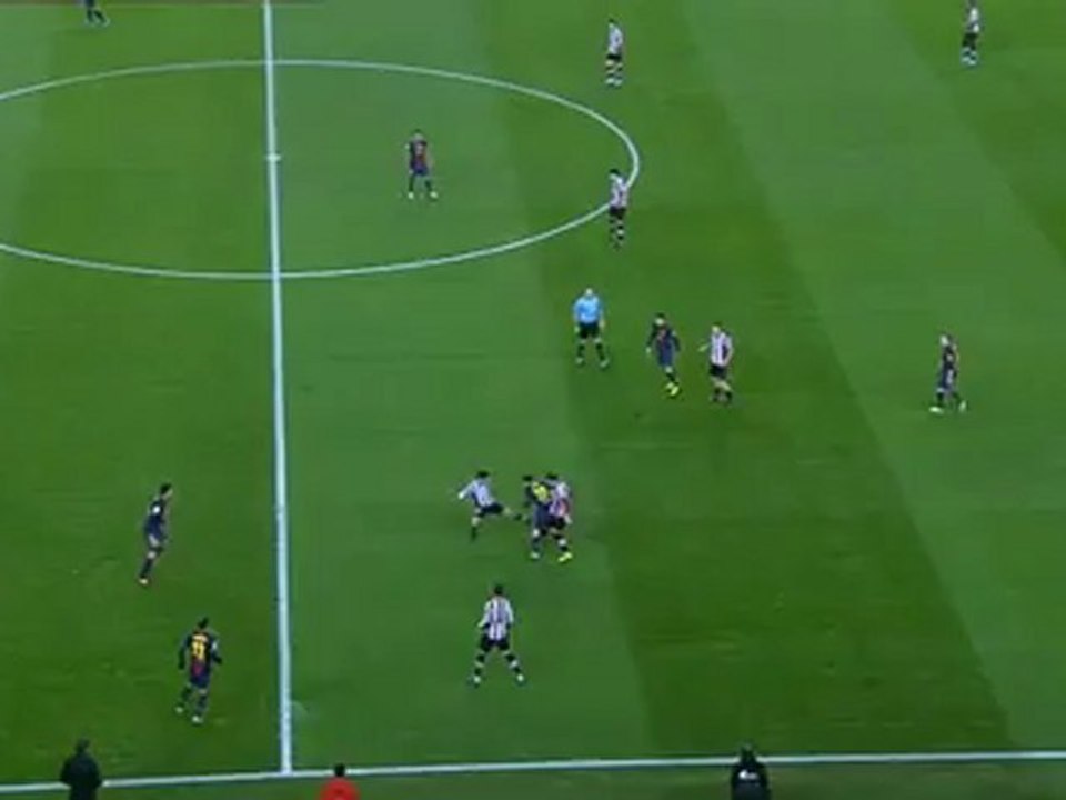 Caño de Messi a De Marcos