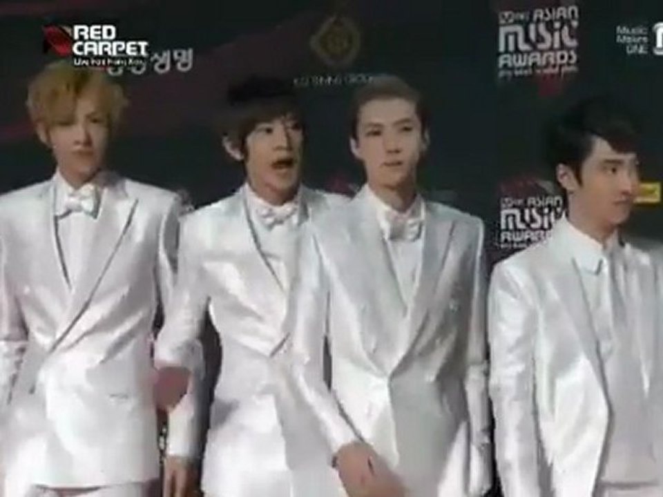 EXO @ MAMA red carpet 2012